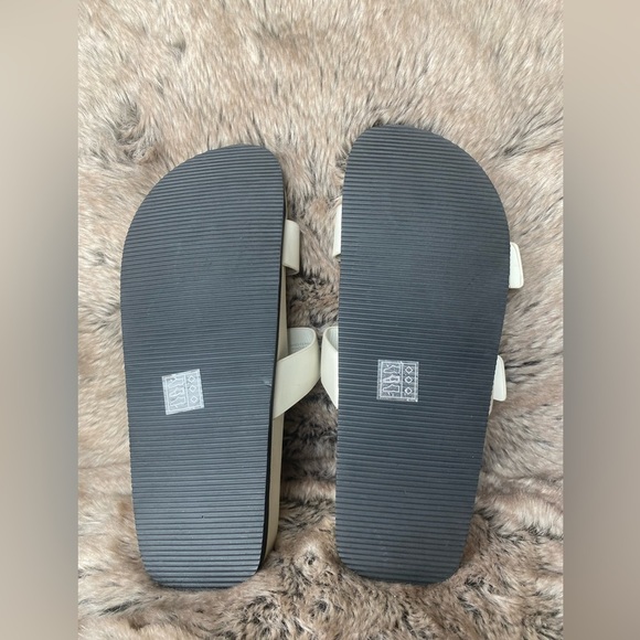 NWOT Charles & Keith Metallic Buckle Slide Sandals Size 9.5-10 - Picture 5 of 6